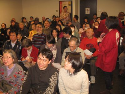 今回も京都女子大学落語研究会の皆さんが
お手伝いくださいました。
受付・チケットもぎり・会場設営など
本当に助かります。